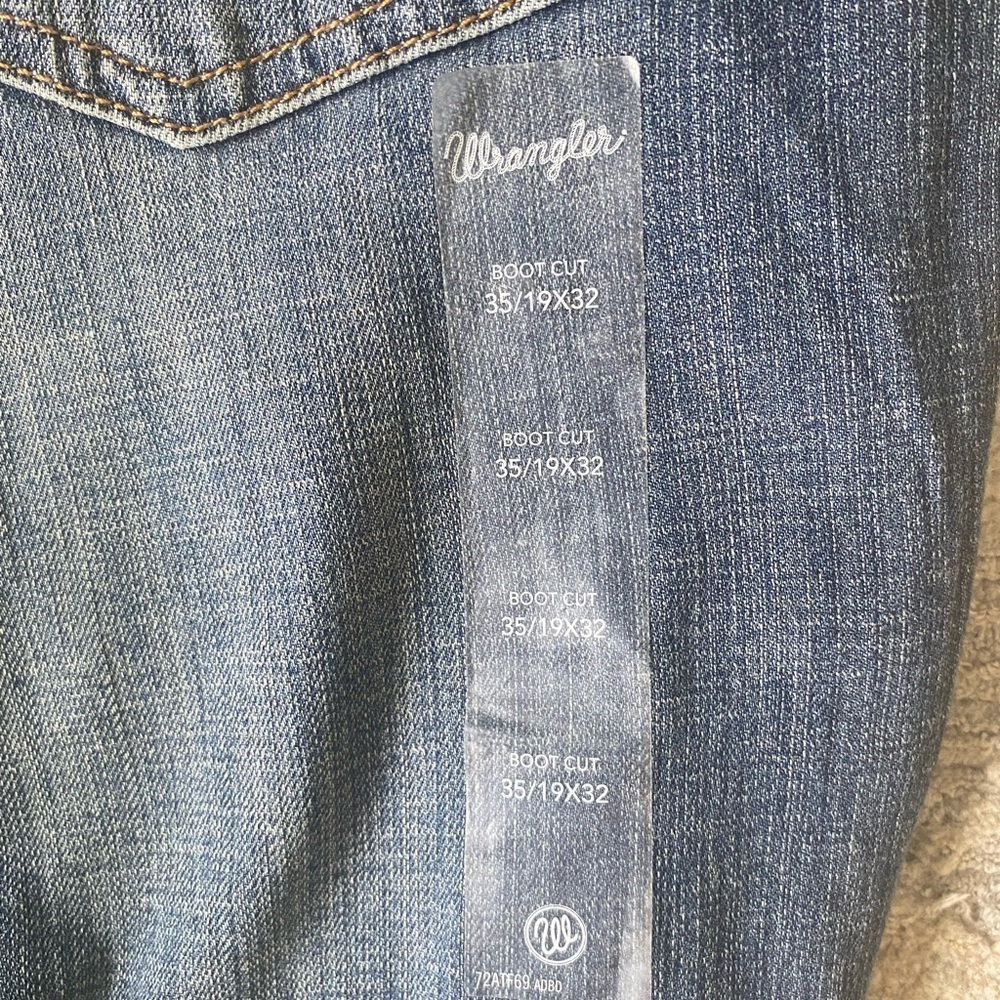 Wrangler boot cut men’s jeans. Size 35/32. - Picture 6 of 6